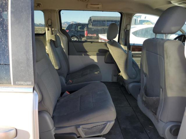 2A4RR5D12AR153400 - 2010 CHRYSLER TOWN & COU TOURING SILVER photo 11