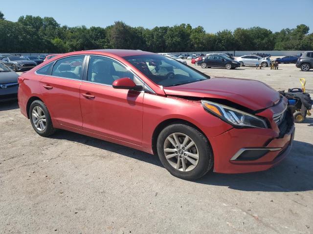 5NPE24AF2HH451360 - 2017 HYUNDAI SONATA SE RED photo 4