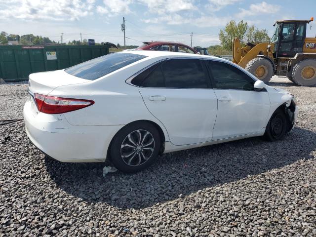 4T1BF1FK7FU945725 - 2015 TOYOTA CAMRY LE WHITE photo 3