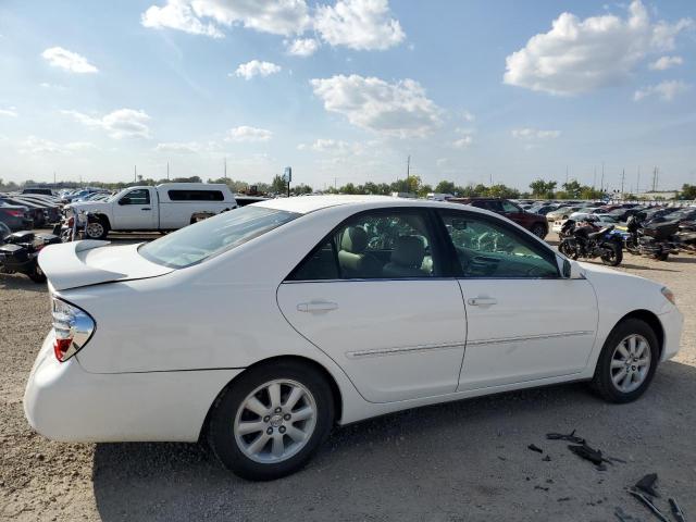 4T1BF30K52U028748 - 2002 TOYOTA CAMRY LE WHITE photo 3