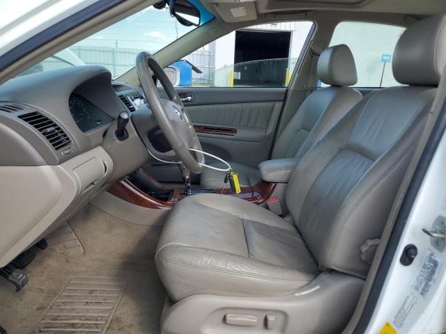 4T1BF30K52U028748 - 2002 TOYOTA CAMRY LE WHITE photo 7