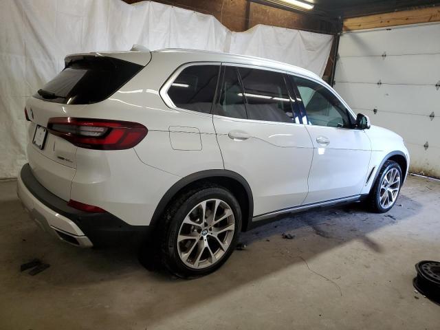 5UXTA6C03M9H96223 - 2021 BMW X5 XDRIVE45E WHITE photo 3