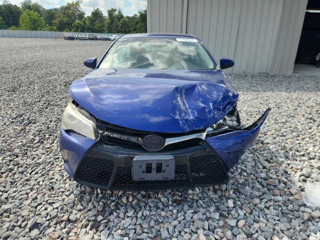 4T1BF1FK1GU587913 - 2016 TOYOTA CAMRY LE BLUE photo 5