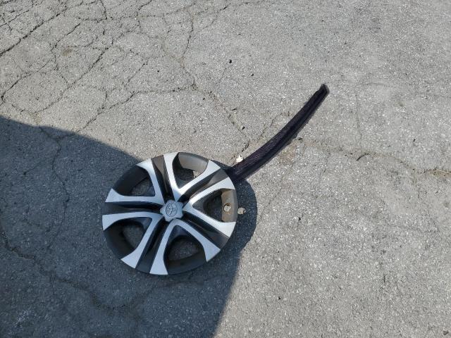 JTMBFREV2JJ259200 - 2018 TOYOTA RAV4 LE Silber Foto 13