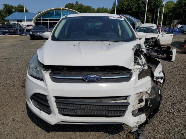 1FMCU9G91GUA22520 - 2016 FORD ESCAPE SE WHITE photo 5