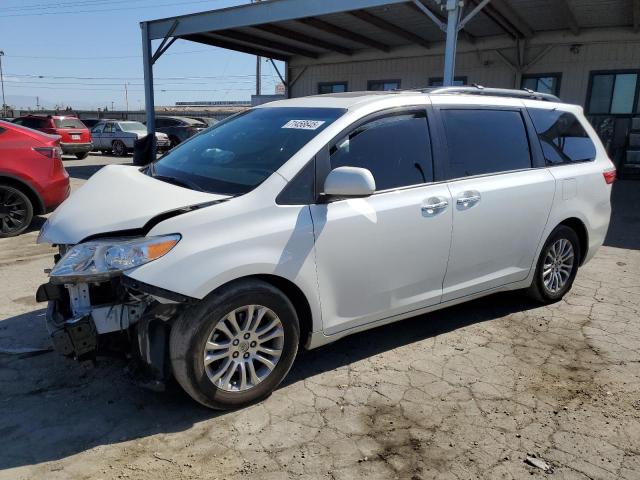 2015 TOYOTA SIENNA XLE, 