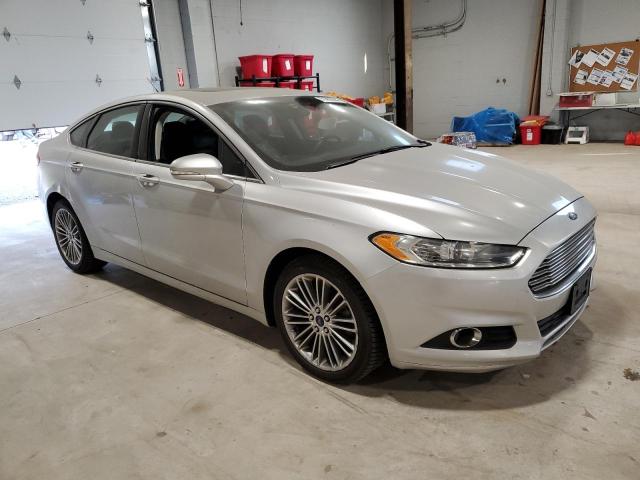 3FA6P0H9XDR333424 - 2013 FORD FUSION SE SILVER photo 4