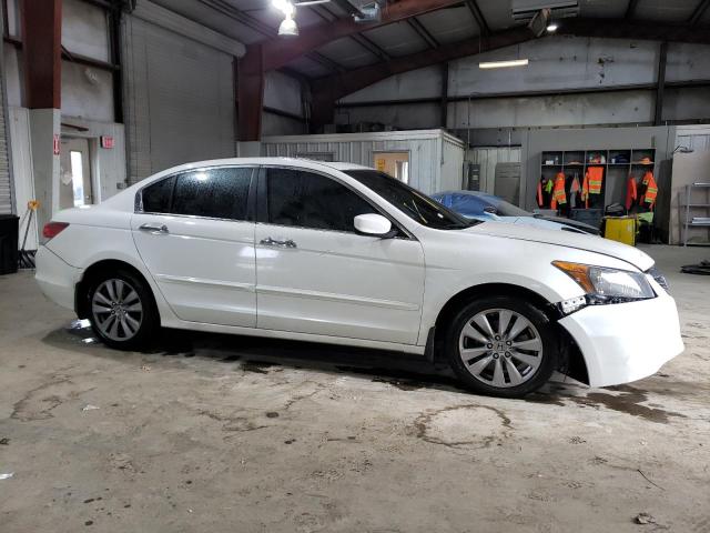 1HGCP3F83CA016541 - 2012 HONDA ACCORD EXL WHITE photo 4