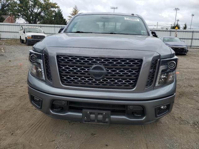 1N6AA1E51KN515541 - 2019 NISSAN TITAN SV GRAY photo 5