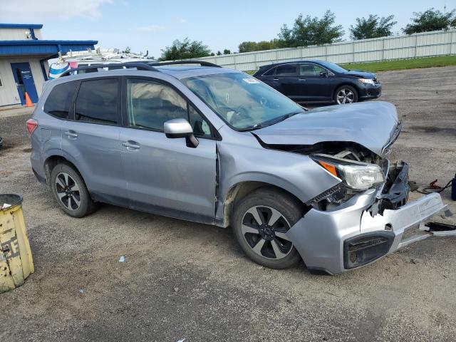 JF2SJAEC2HH494178 - 2017 SUBARU FORESTER 2.5I PREMIUM SILVER photo 4