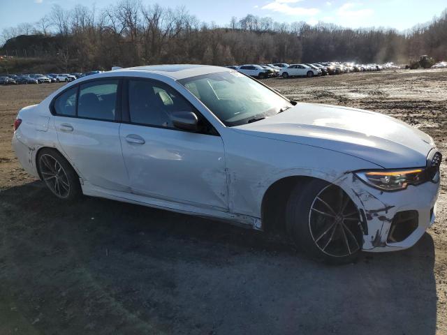 3MW5U9J02M8B62623 - 2021 BMW M340XI WHITE photo 4