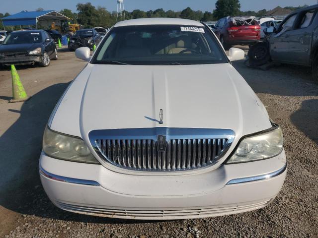 1LNHM81W43Y649116 - 2003 LINCOLN TOWN CAR EXECUTIVE Beyaz fotoğraf 5