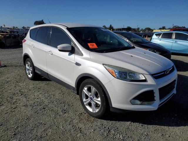 1FMCU0GX1EUE27056 - 2014 FORD ESCAPE SE WHITE photo 4