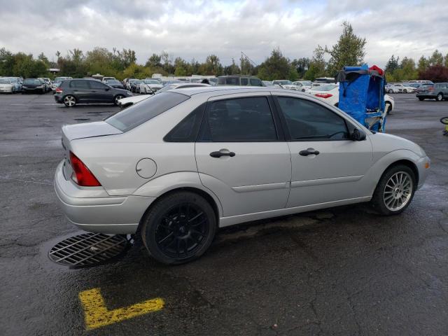 1FAFP34383W261072 - 2003 FORD FOCUS SE COMFORT SILVER photo 3