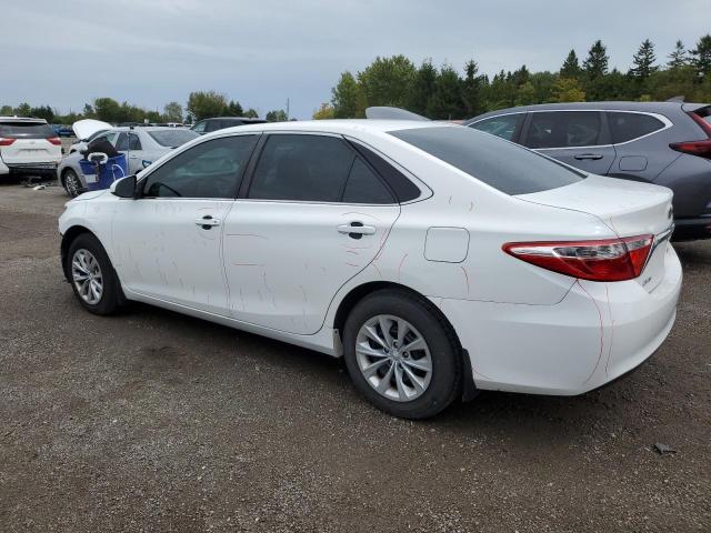 4T1BF1FK3HU640063 - 2017 TOYOTA CAMRY LE WHITE photo 2