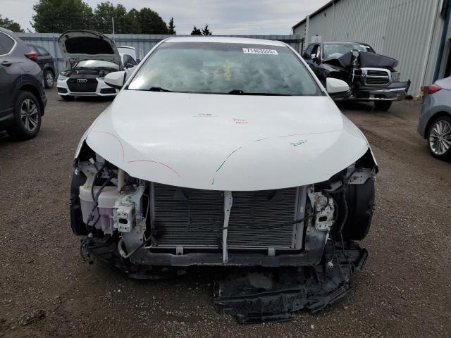 4T1BF1FK3HU640063 - 2017 TOYOTA CAMRY LE WHITE photo 5