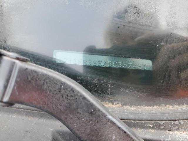 2T1KR32EX5C357451 - 2005 TOYOTA COROLLA MA XR WHITE photo 12