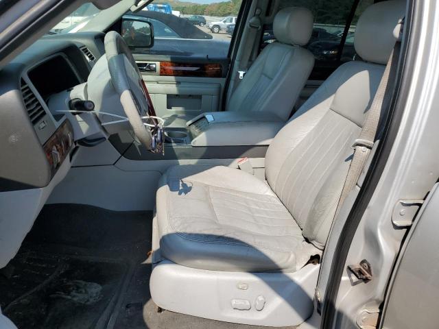 5LMFU27R44LJ26910 - 2004 LINCOLN NAVIGATOR ვერცხლისფერი ფოტო 7