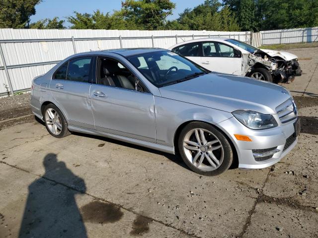 WDDGF8AB1DR288288 - 2013 MERCEDES-BENZ C 300 4MATIC SILVER photo 4