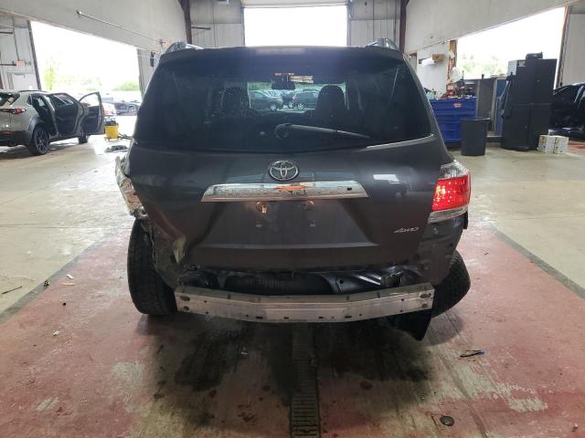 5TDBK3EH1DS227011 - 2013 TOYOTA HIGHLANDER BASE Серый фото 6