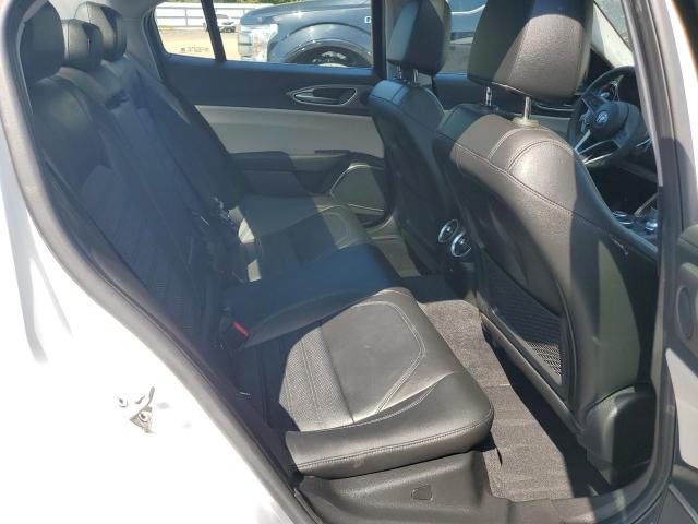 ZARFAEEN8J7592030 - 2018 ALFA ROMEO GIULIA TI Q4 WHITE photo 10