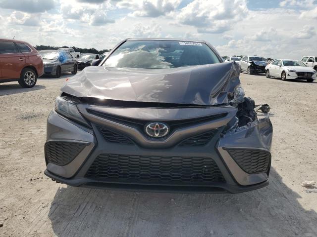 4T1T11AK6RU848613 - 2024 TOYOTA CAMRY SE NIGHT SHADE GRAY photo 5