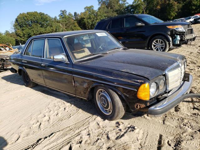 WDBAB23A3DB381379 - 1983 MERCEDES-BENZ 240 D BLACK photo 4