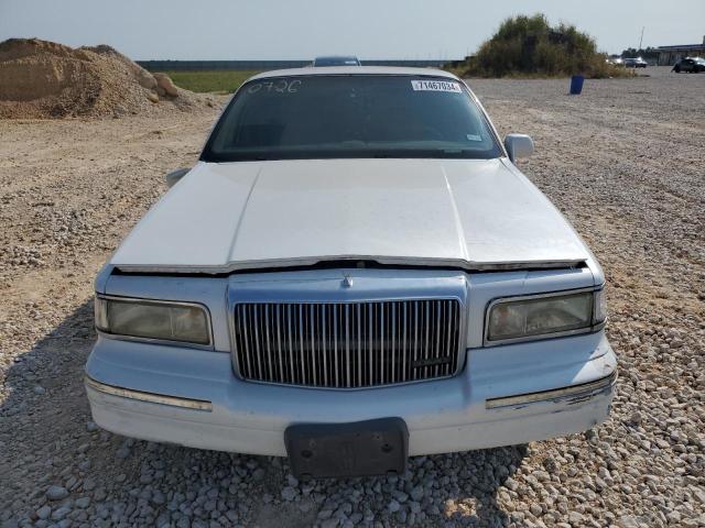 1LNLM82W9VY681894 - 1997 LINCOLN TOWN CAR SIGNATURE WHITE photo 5