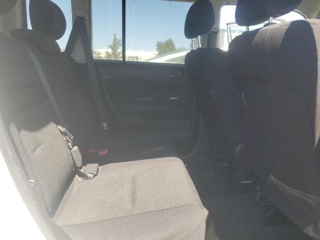 JTLKT324564056457 - 2006 TOYOTA SCION XB WHITE photo 10