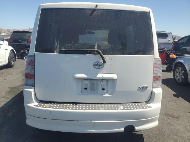 JTLKT324564056457 - 2006 TOYOTA SCION XB WHITE photo 6