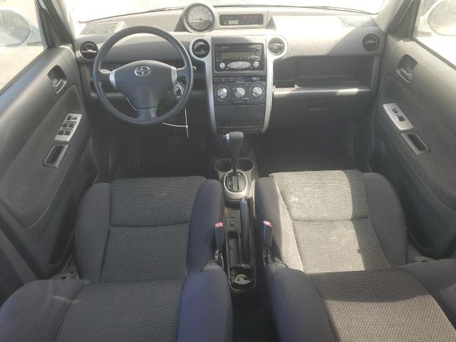 JTLKT324564056457 - 2006 TOYOTA SCION XB WHITE photo 8