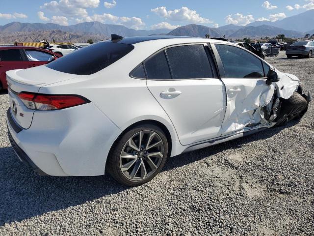 5YFS4MCE0MP093917 - 2021 TOYOTA COROLLA SE Weiß Foto 3