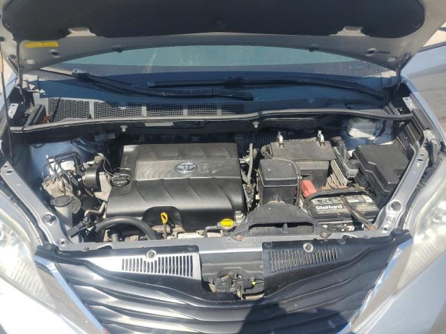 5TDKK3DC8BS046331 - 2011 TOYOTA SIENNA LE 银色 照片 12