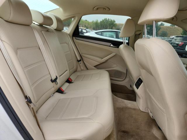1VWBV7A37FC056923 - 2015 VOLKSWAGEN PASSAT SE WHITE photo 10
