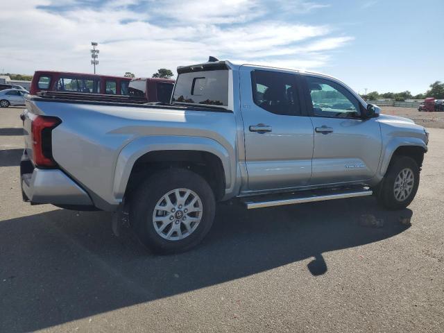 3TYLB5JN4RT033080 - 2024 TOYOTA TACOMA DOUBLE CAB 银色 照片 3