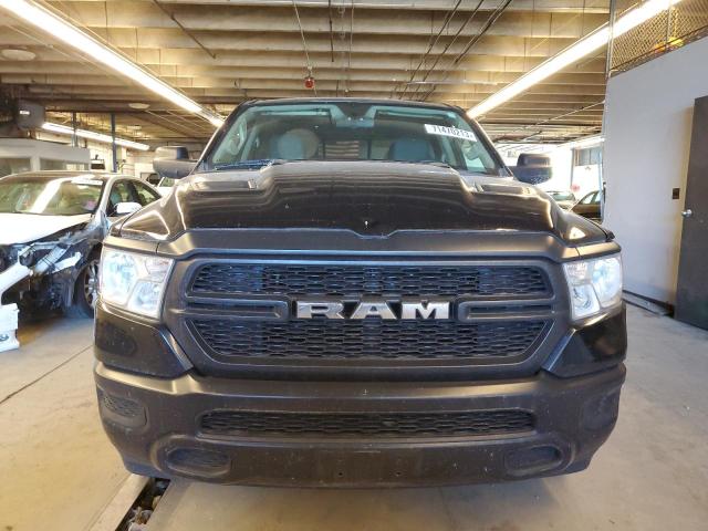 1C6SRFCT4KN557028 - 2019 RAM 1500 TRADESMAN BLACK photo 5