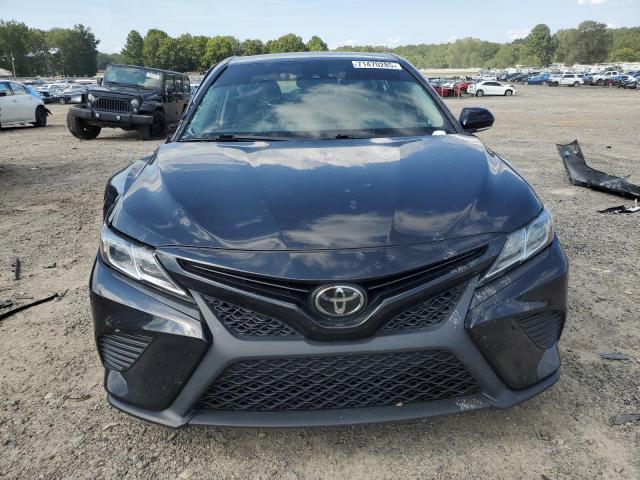 4T1M11AK7LU991775 - 2020 TOYOTA CAMRY SE 黑色 照片 5