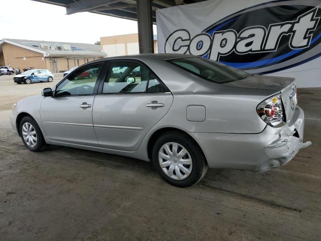 4T1BE32K25U073859 - 2005 TOYOTA CAMRY LE SILVER photo 2
