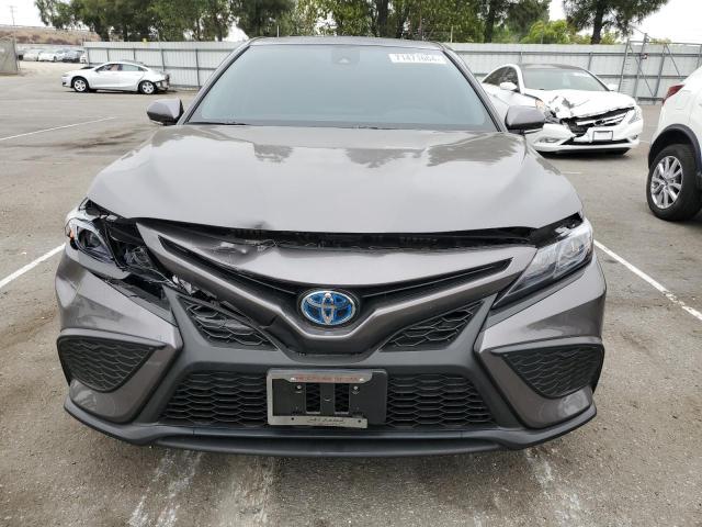 4T1S31AK9RU631627 - 2024 TOYOTA CAMRY SE NIGHT SHADE GRAY photo 5