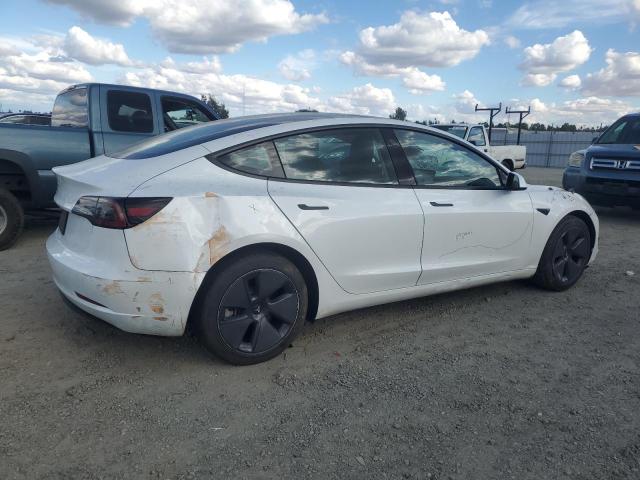 5YJ3E1EA5NF358757 - 2022 TESLA MODEL 3 WHITE photo 3