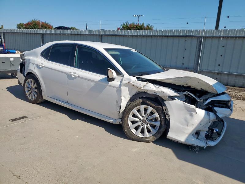 4T1C11AK4LU362986 - 2020 TOYOTA CAMRY LE WHITE photo 4