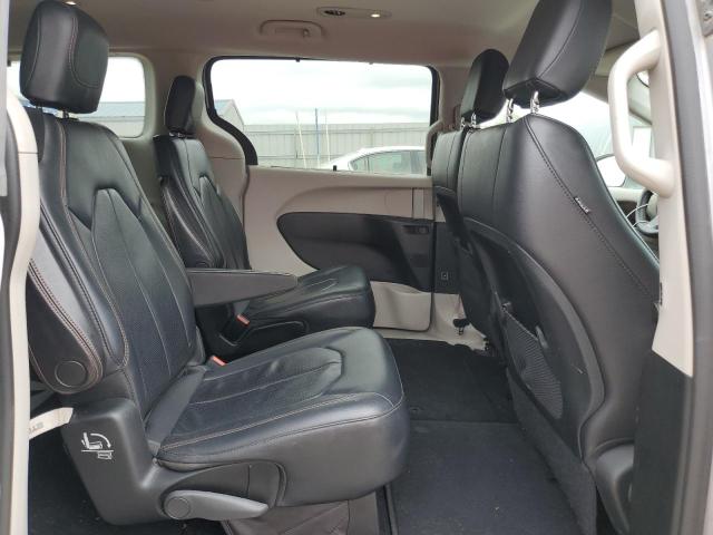 2C4RC1BG1JR149197 - 2018 CHRYSLER PACIFICA TOURING L SILVER photo 11