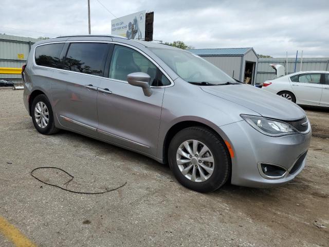 2C4RC1BG1JR149197 - 2018 CHRYSLER PACIFICA TOURING L SILVER photo 4