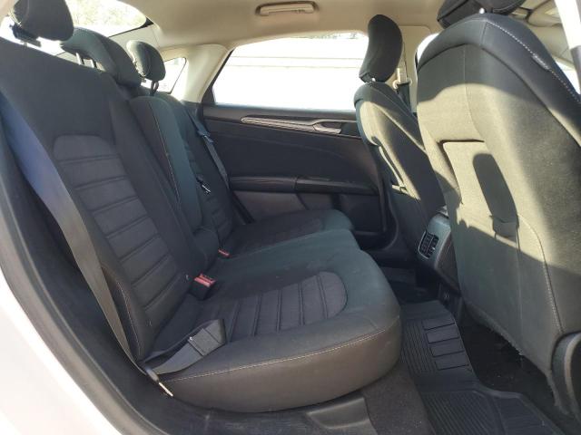 3FA6P0LU0KR261822 - 2019 FORD FUSION SE Blanc photo 10