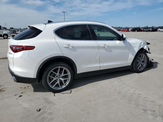 ZASFAKBN4J7B95581 - 2018 ALFA ROMEO STELVIO TI WHITE photo 3