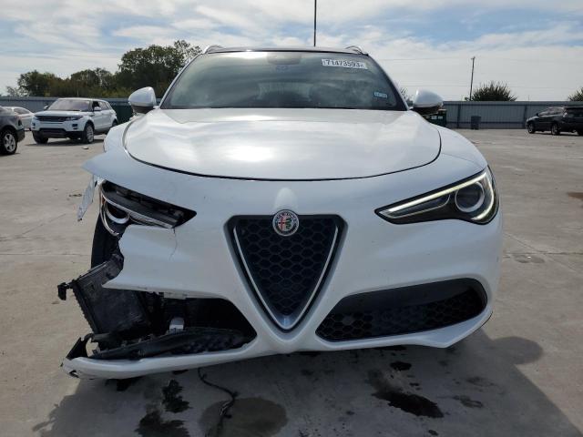 ZASFAKBN4J7B95581 - 2018 ALFA ROMEO STELVIO TI WHITE photo 5