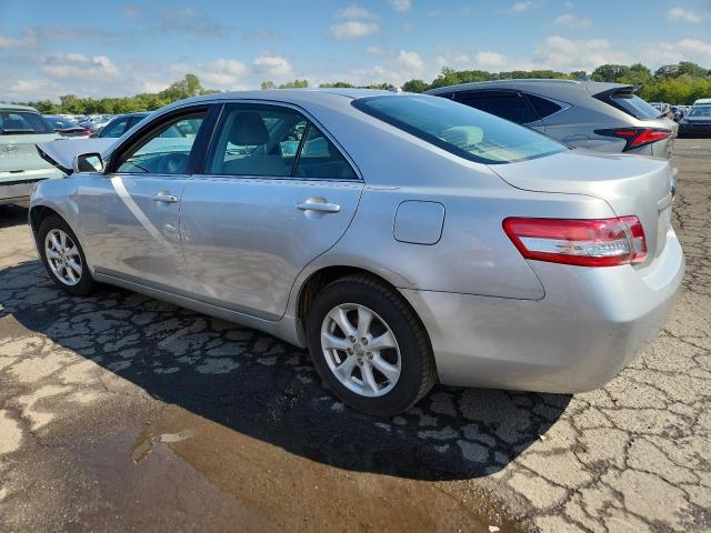 4T4BF3EK1BR170559 - 2011 TOYOTA CAMRY BASE SILVER photo 2