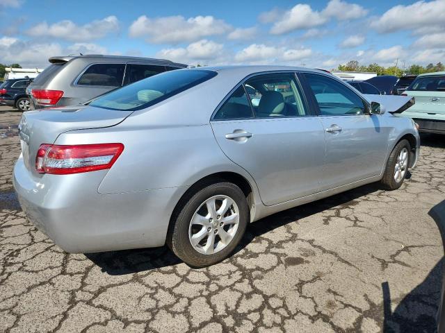 4T4BF3EK1BR170559 - 2011 TOYOTA CAMRY BASE SILVER photo 3