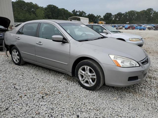 1HGCM56747A144000 - 2007 HONDA ACCORD EX SILVER photo 4