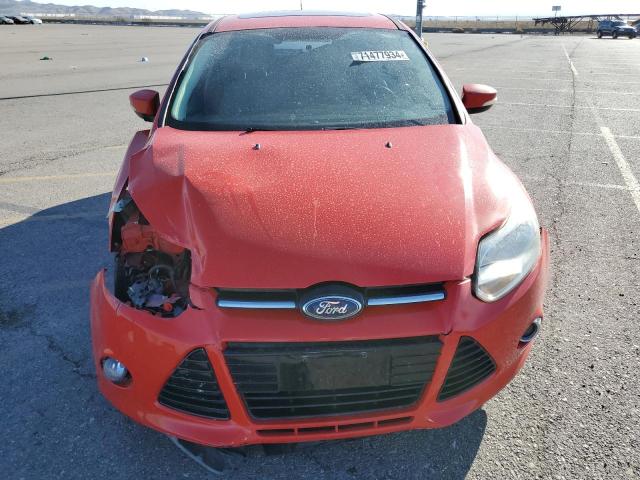 1FAHP3M22CL368023 - 2012 FORD FOCUS SEL RED photo 5